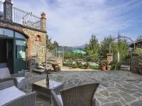 Carla (Blu150) Hotels near Pieve dei Santi Quirico e Giulitta