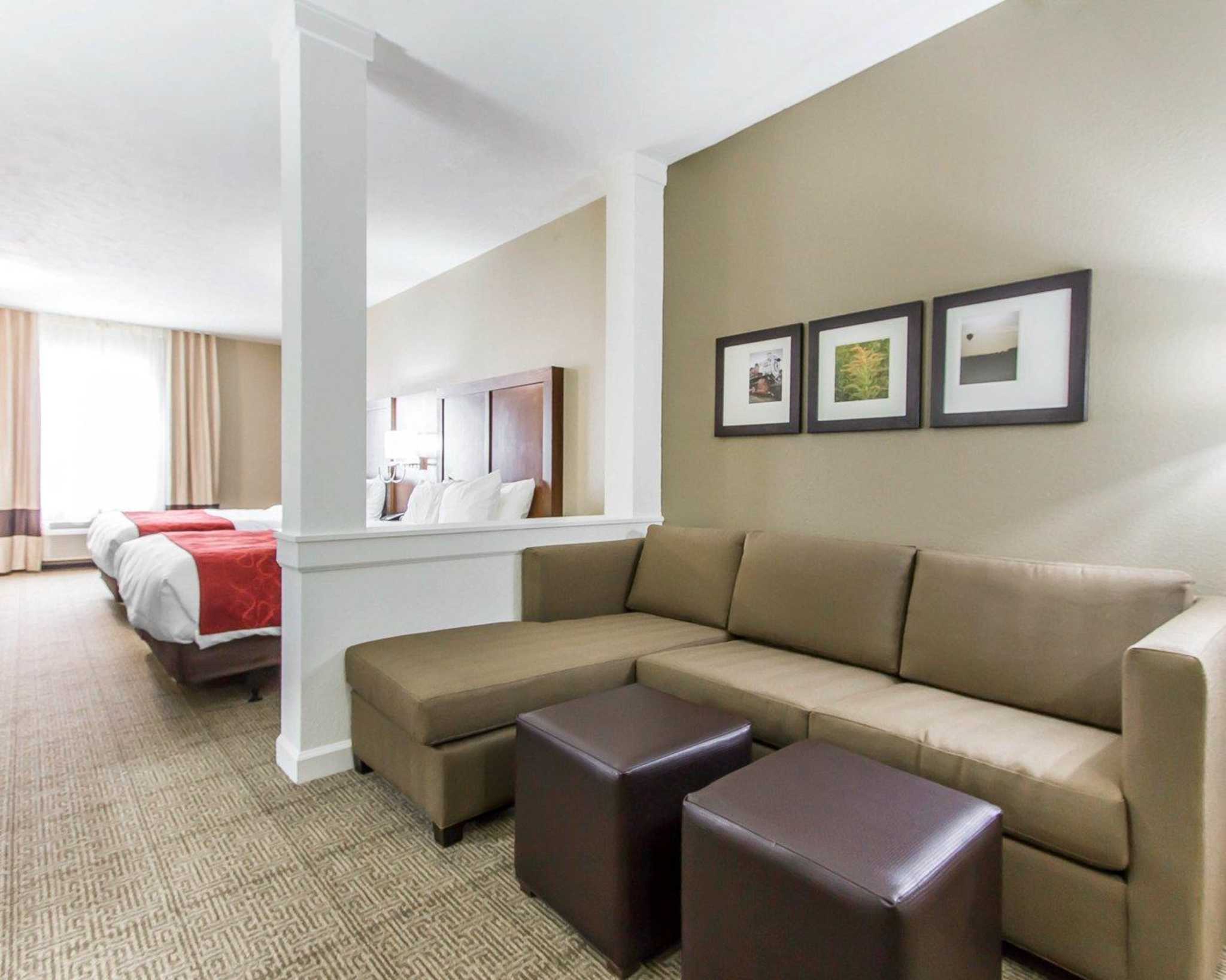 Comfort Suites West Omaha