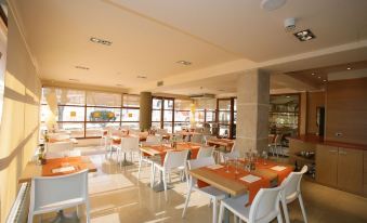 Hotel Estel - Housity