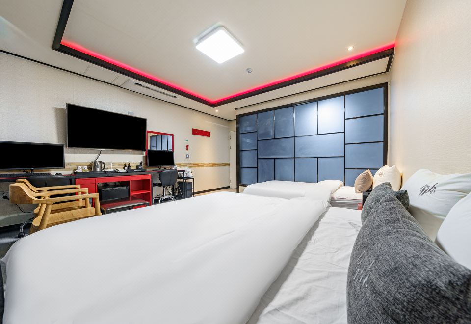 Hotel Danube Seomyeon - Housity