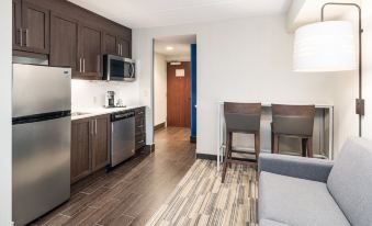 Holiday Inn Express & Suites Milton