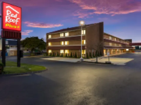 レッド ルーフ イン プラス+ コロンバス - ワージントン コロンバスのホテル