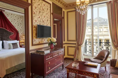InterContinental Hotels Bordeaux - le Grand Hotel Отели рядом с достопримечательностью «Basilique Saint-Seurin»