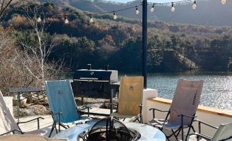Jinan Lake Pension