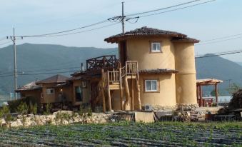Gangneung Solbat Soil House Pension
