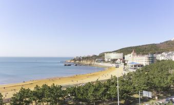 Jun Sao Zhi Jia International Coastal Baths Large Three-Bedroom Two-Bath Apartment (Huanhai Road)