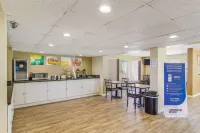 Suburban Studios Hotel Kingsland Near I-95 - breakfast