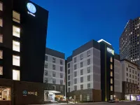 Tru by Hilton Milwaukee Downtown Hotels near Lakefront Trail