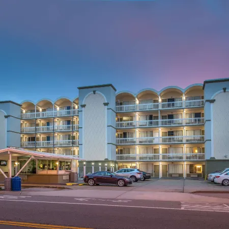 SureStay Hotel by Best Western Virginia Beach Royal Clipper Отели рядом с достопримечательностью «Кроатан-Бич»