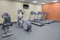 Hampton Inn & Suites Manchester - Gym