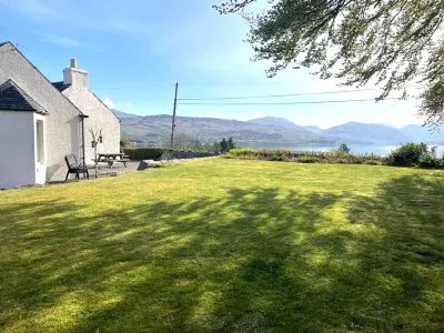 Tigh Grianach Hotels in 