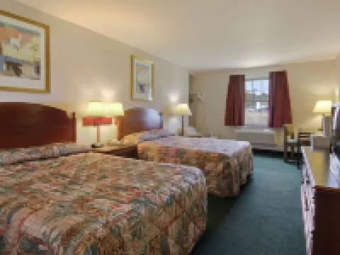 Howard Johnson by Wyndham Williamstown Hotels in Williamstown