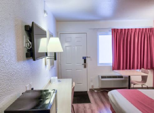 Motel 6 Everett, WA - North