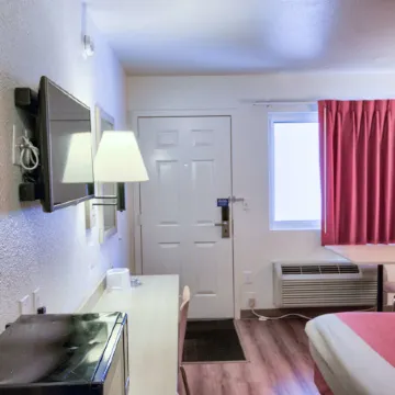 Motel 6 Everett, WA - North