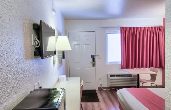 埃弗裏特北6號汽車旅館