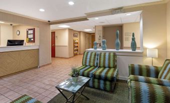 La Quinta Inn & Suites by Wyndham Sawgrass