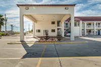 Motel 6 San Marcos, TX - North فنادق في Martindale