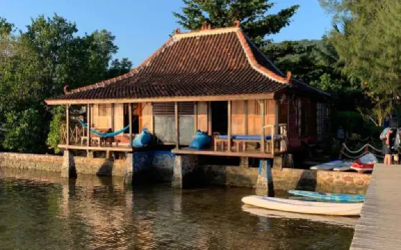 Omah Alchy Cottages فنادق في 