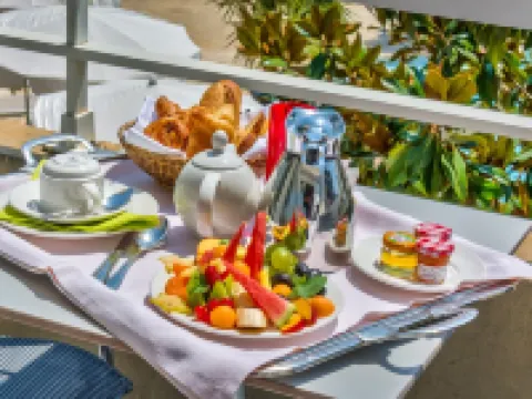 Best Western Plus Hotel la Marina Hotels in Saint-Raphaël