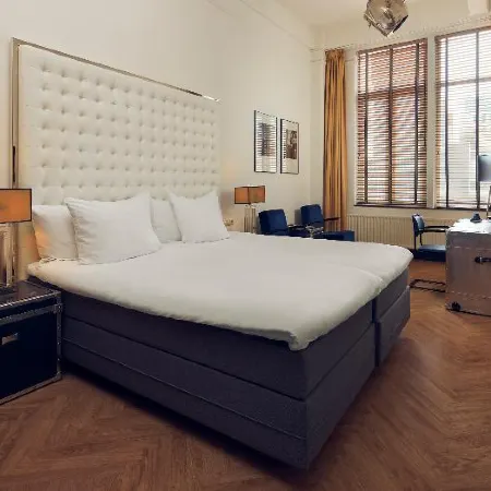 Hotel New York by WestCord Отели рядом с достопримечательностью «Шарлос»