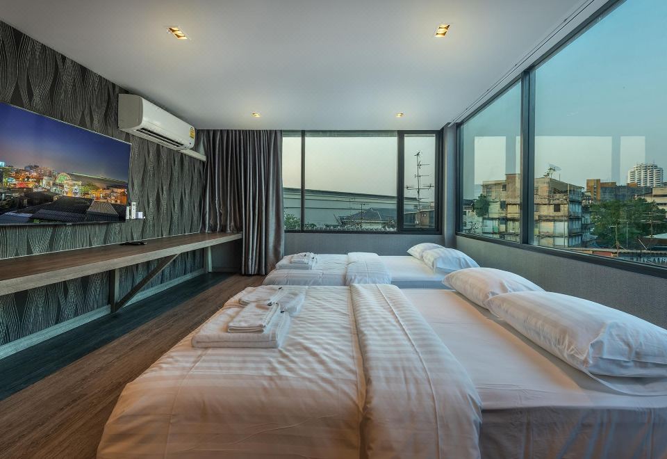 해피 스테이션 방콕 외관 또는 근처 역 전경