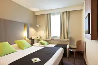 Campanile Roissy - Saint Witz فنادق في Saint-Witz
