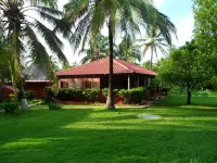 Paraiso Beach Hotel Các khách sạn gần South West Bay