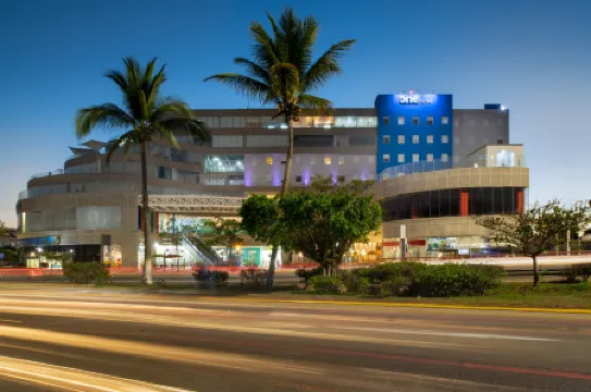One Puerto Vallarta Aeropuerto