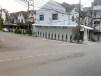Krabi Bed Sleep Hotel Hotels near Wat Kaeo Korawaram