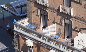 Appartamento la Terrazza Sul Porto 2 with Sea View Beach Front