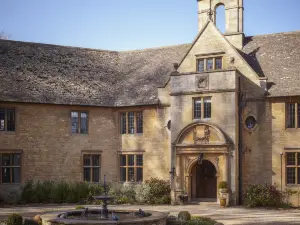 Foxhill Manor – Adults Only