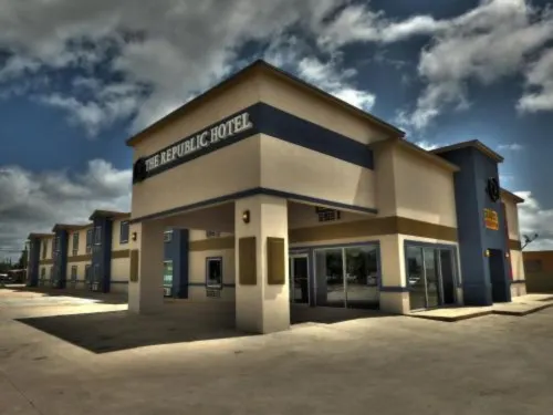Republic Hotel Hotels in Big Lake