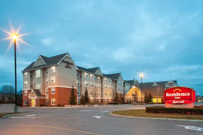 Residence Inn Whitby Отели рядом с достопримечательностью «Заповедник Линд Шорс»