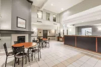 Super 8 by Wyndham Sainte Agathe des Monts - 2-Star