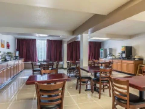 Days Inn by Wyndham Hartsfield Jackson Atlanta Airport West Hotels in East Point