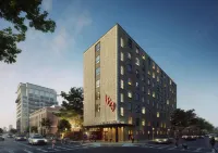 The Revolution Hotel Hotels in der Nähe von Museum of Bad Art