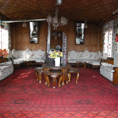 Houseboat Sweet Star