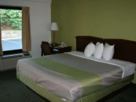 Travelodge by Wyndham Roanoke Hotels in Catawba
