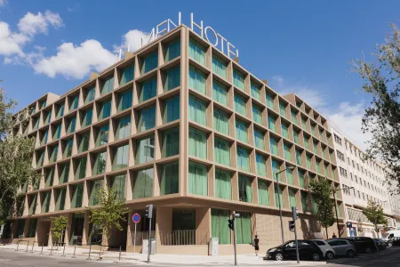 Lumen Hotel & the Lisbon Light Show Отели рядом с достопримечательностью «Музей азулежу»