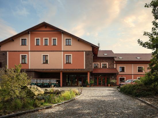 Hotels Near Papirnictvi, Drogerie In Pardubice - 2022 Hotels | Trip.com