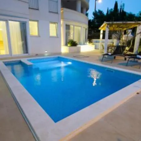 Luxury Apartment Split with pool