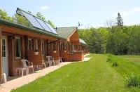Quiet Bay Inn & Café Hotels in der Nähe von The Ridge at Manitou Golf Club