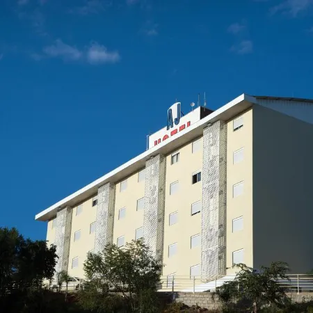 AJ Hotel Chapecó - Fácil Acesso Pátio Shopping e Rótula da Bandeira