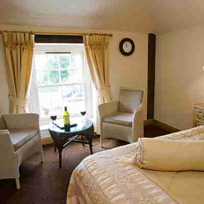 The King William IV Country Inn & Restaurant Rooms