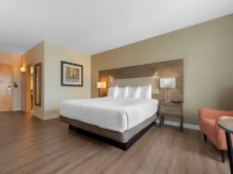 Best Western Plus Perth Parkside Inn  Spa パースのホテル