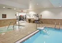 Hilton Omaha - Pool