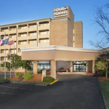 Best Western Premier Kansas City Sports Complex Hotel Отели рядом с достопримечательностью «Стадион «Эрроухед»»