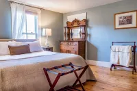 Woodbridge Inn Bed & Breakfast Hotels near Cumberland Farms