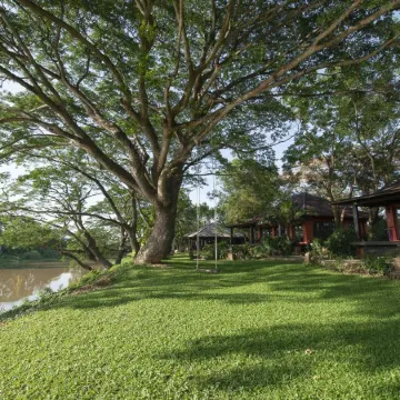 Baannamping Riverside Village