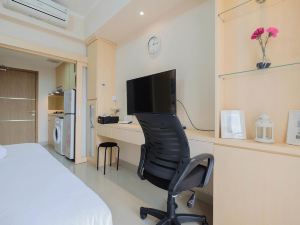 Minimalist and Comfy Studio The Oasis Cikarang Apartment By Travelio